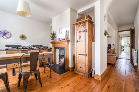 Click the photo for more details of Cleveland Road, Chichester, PO19