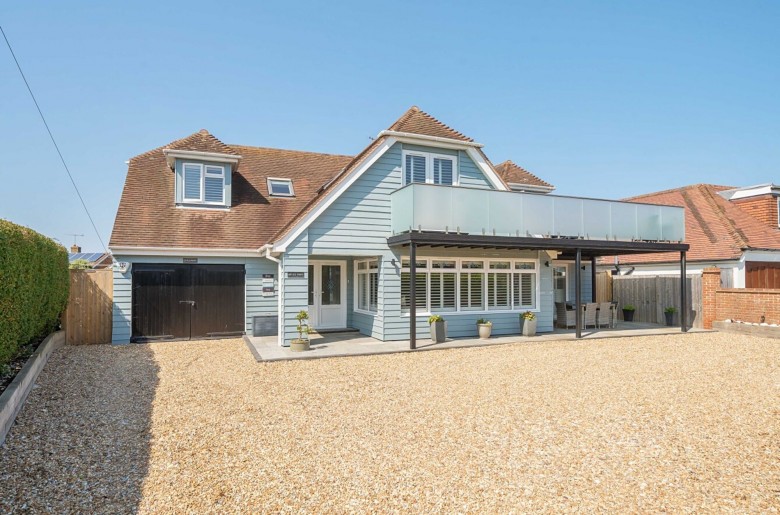 Click the photo for more details of Old Point, Middleton-On-Sea, PO22