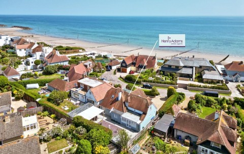 Click the photo for more details of Old Point, Middleton-On-Sea, PO22