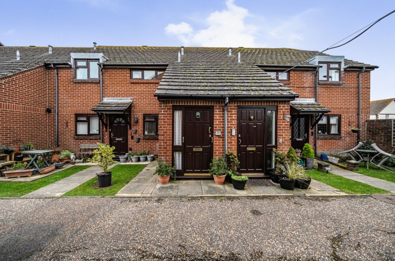 Click the photo for more details of Kingfisher Court, Middleton-On-Sea, PO22