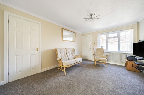 Click the photo for more details of Lodge Close, Middleton-On-Sea, PO22