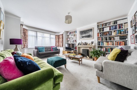 Click the photo for more details of Hawthorn Road, Bognor Regis, PO21