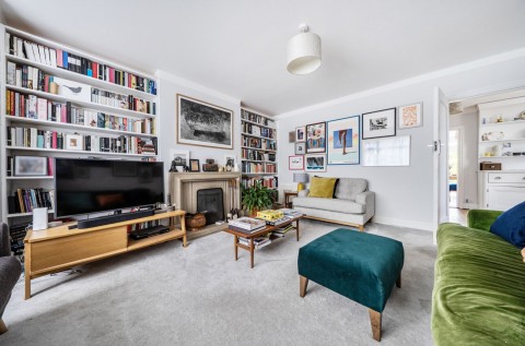Click the photo for more details of Hawthorn Road, Bognor Regis, PO21