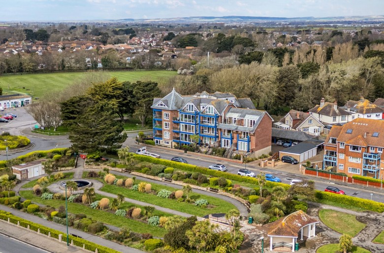 Click the photo for more details of Kings Parade, Bognor Regis, PO21