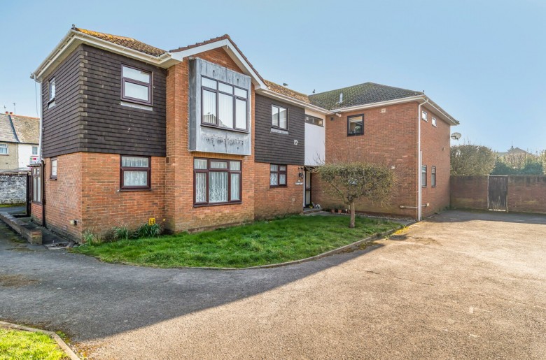 Click the photo for more details of Linden Road, Saffron Court, PO21