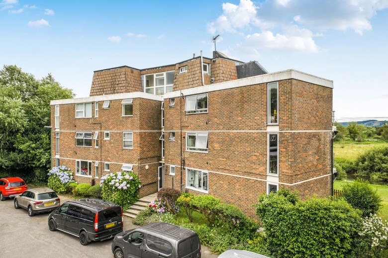 Click the photo for more details of Station Road, Pulborough, RH20