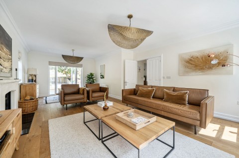 Click the photo for more details of Hurst Park, Midhurst, GU29