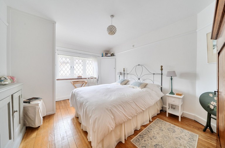 Images for 1 Fernhurst Gardens, Aldwick, PO21