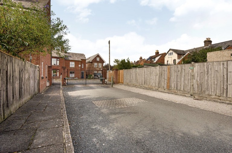 Images for The Rockeries, Midhurst, GU29