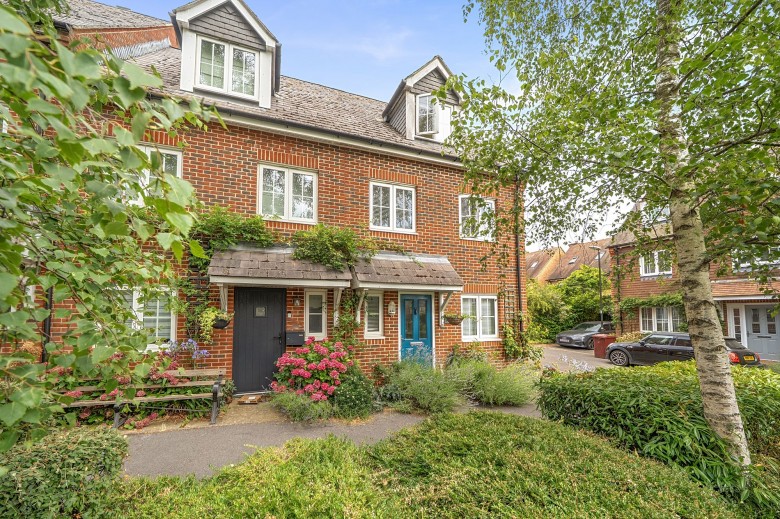 Click the photo for more details of Toronto Road, Petworth, GU28