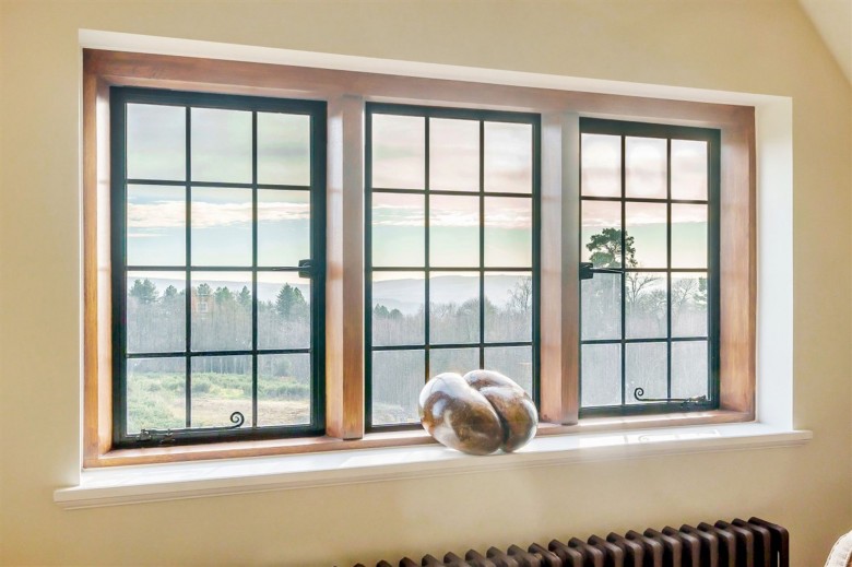 Click the photo for more details of Kings Drive, Midhurst, GU29