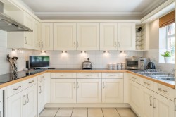 Images for Hurst Park, Midhurst, GU29