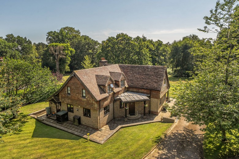 Click the photo for more details of Kings Drive, Midhurst, GU29