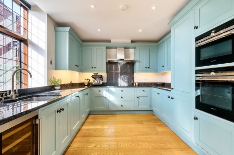 Click the photo for more details of Kings Drive, Midhurst, GU29