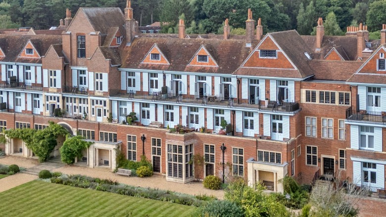 Click the photo for more details of Kings Drive, Midhurst, GU29