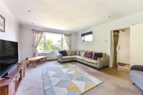 Click the photo for more details of Pulens Lane, Petersfield, GU31