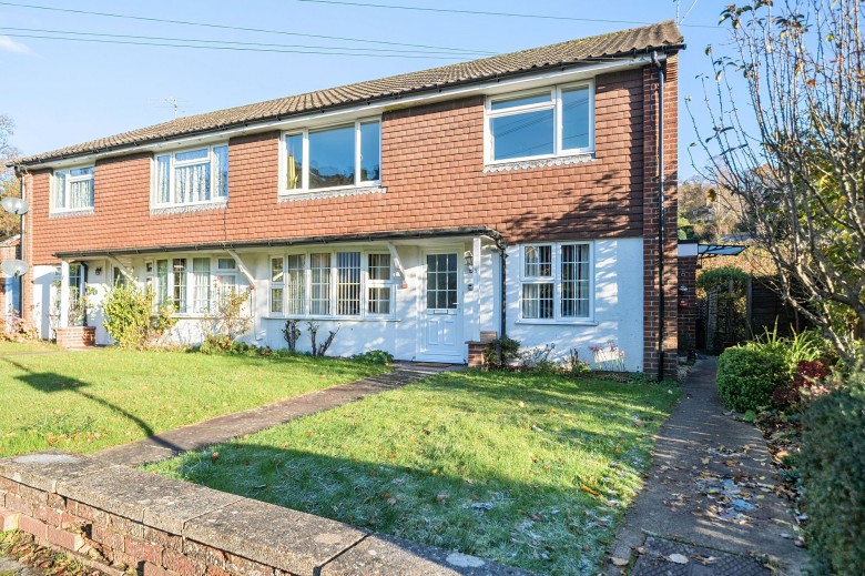 Click the photo for more details of Lion Lane, Haslemere, GU27