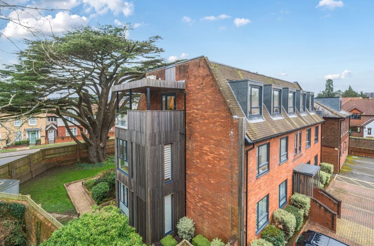 View Full Details for College Street, Petersfield, GU31