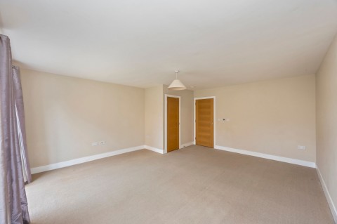Click the photo for more details of Longhurst Avenue, Horsham, RH12