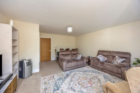 Click the photo for more details of Longhurst Avenue, Horsham, RH12