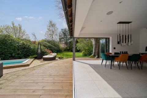 Click the photo for more details of Brighton Road, Horsham, RH13