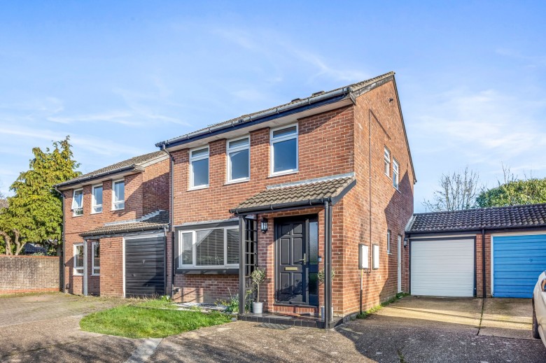 Click the photo for more details of Chennells Way, Horsham, RH12