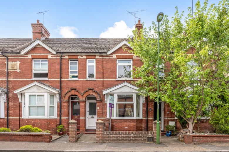 Click the photo for more details of Madeira Avenue, Horsham, RH12