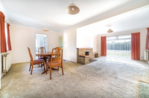 Click the photo for more details of Sunnymead Close, Selsey, PO20