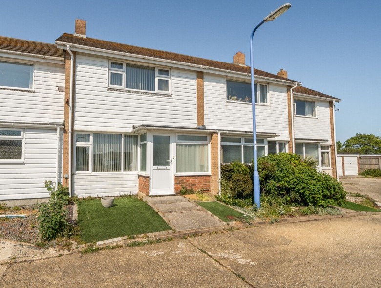 Click the photo for more details of Romney Garth, Selsey, PO20