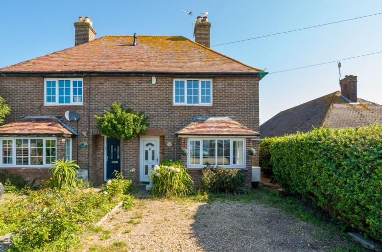Click the photo for more details of Western Road, Selsey, PO20
