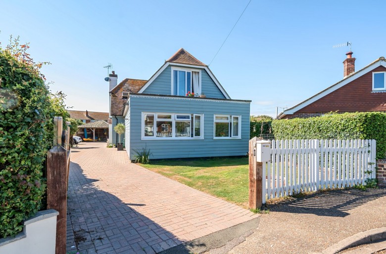 Click the photo for more details of The Close, Selsey, PO20