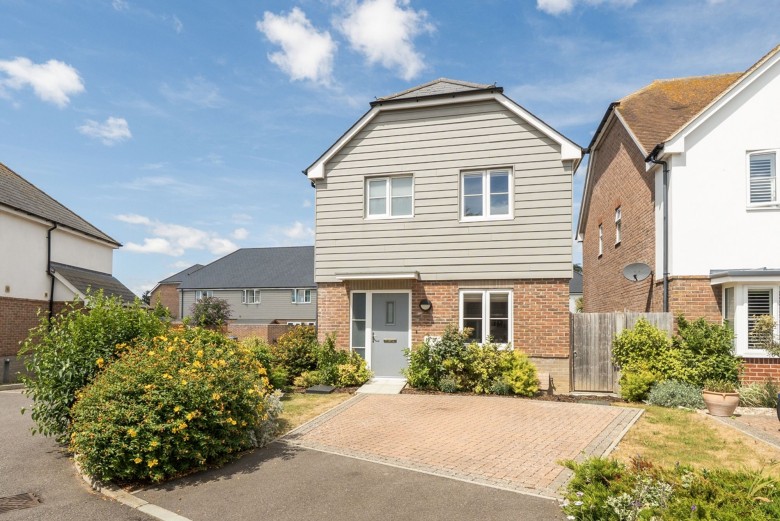 Click the photo for more details of Kings Close, Yapton, BN18