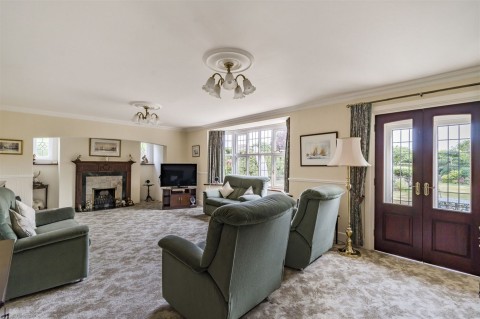 Click the photo for more details of St. Catherines Road, Hayling Island, PO11