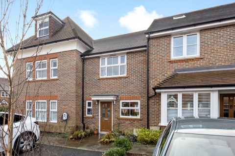 Click the photo for more details of Highwood Crescent, Horsham, RH12