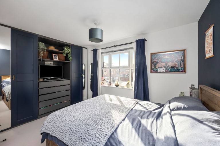 Images for Highwood Crescent, Horsham, RH12