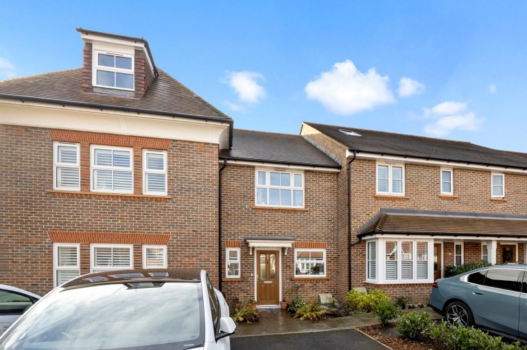 Images for Highwood Crescent, Horsham, RH12