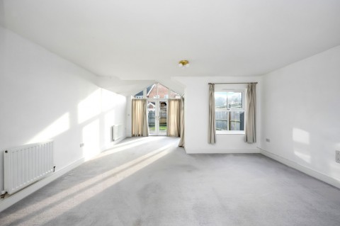 Click the photo for more details of Highwood Crescent, Horsham, RH12