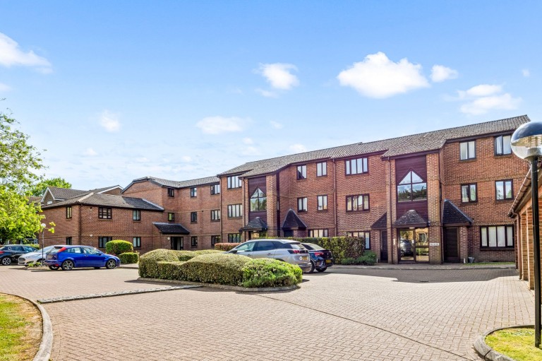 Images for Abbotsbury Court, Horsham, RH13