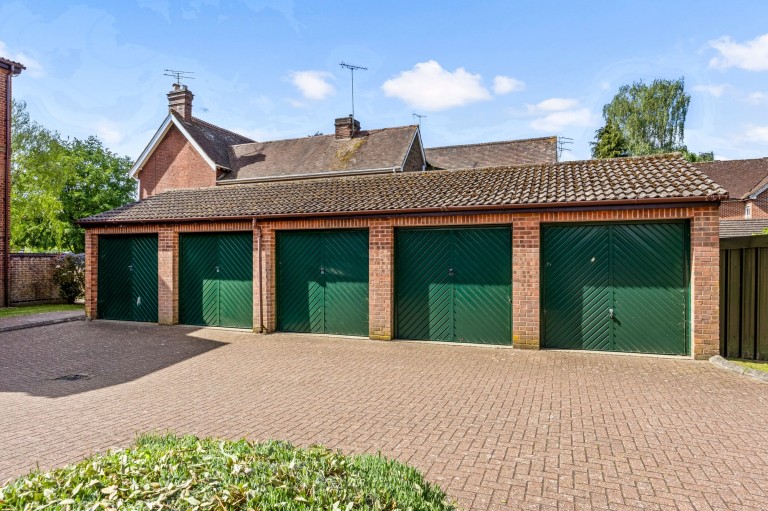 Images for Abbotsbury Court, Horsham, RH13