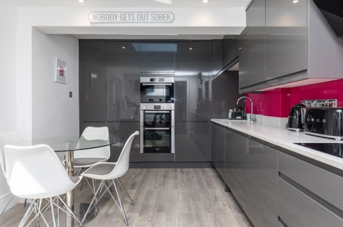Click the photo for more details of Station Road, Horsham, RH13