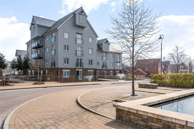 Click the photo for more details of The Boulevard, Horsham, RH12