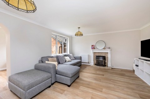 Click the photo for more details of Brook Road, Horsham, RH12