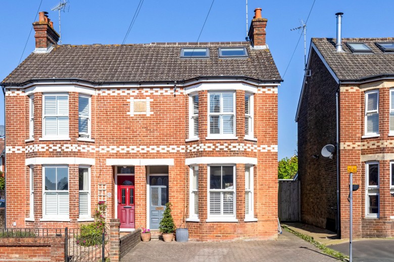Click the photo for more details of Clarence Road, Horsham, RH13