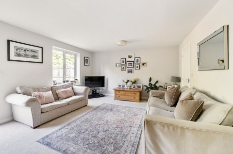 Click the photo for more details of Baileys Way, Hambrook, PO18