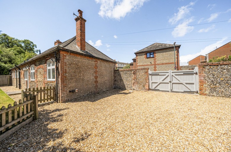Click the photo for more details of 6 Mead Lane, Bognor Regis, PO22