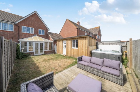 Click the photo for more details of Tide Way, Bracklesham Bay, PO20