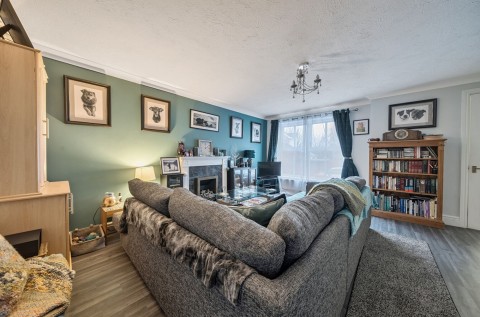 Click the photo for more details of Kennet Road, Petersfield, GU31