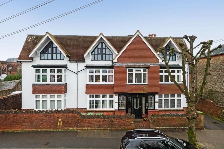 Click the photo for more details of St. Peters Road, Petersfield, GU32