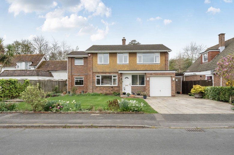 Click the photo for more details of Lindens Close, Emsworth, PO10