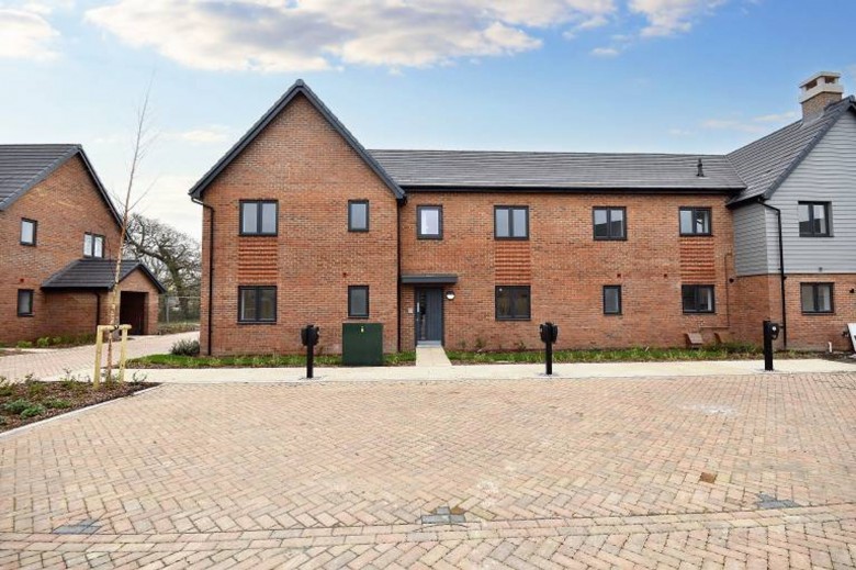 Click the photo for more details of Rosebrook, Tawny Owl Way, PO18